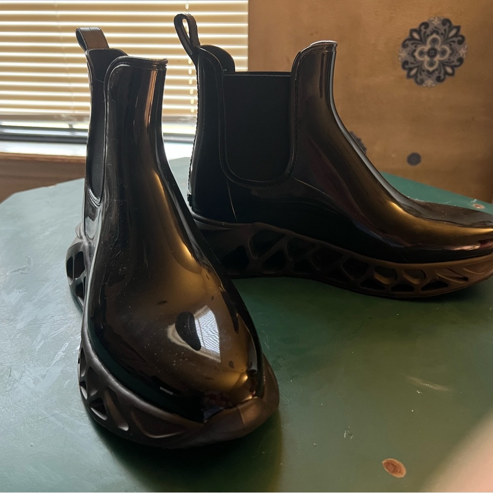 Spring step boots